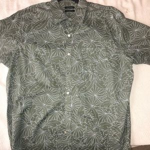 Men’s button-down casual dress shirt